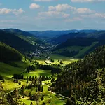 Black Forest Luxury Waldglueck Mit Sauna *